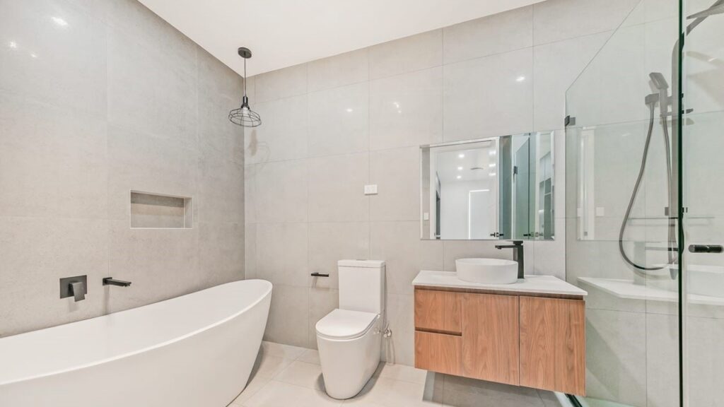 bathroom-9-haryana-road-claremont-meadows